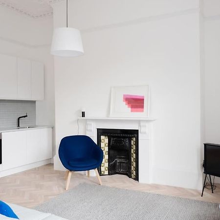 Spacious Georgian Pad - Free Parking - Walk To Bathアパートメント エクステリア 写真
