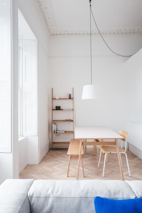 Spacious Georgian Pad - Free Parking - Walk To Bathアパートメント エクステリア 写真